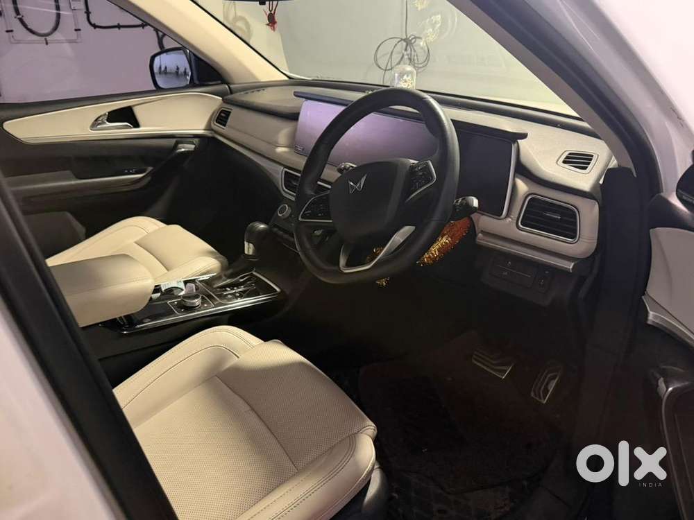 Mahindra Xuv700 2022 Diesel Well Maintained,single Hand Drive.