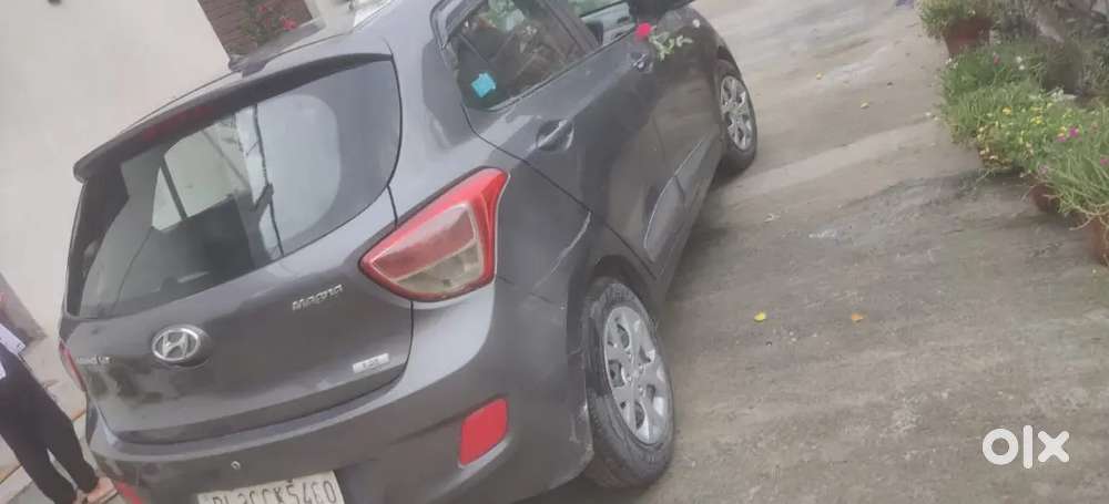 Hyundai Grand I10 Sportz 2015 2nd Urgent Sale