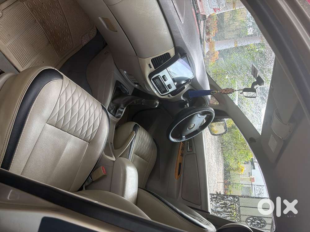 Toyota Innova V 2010 Model
