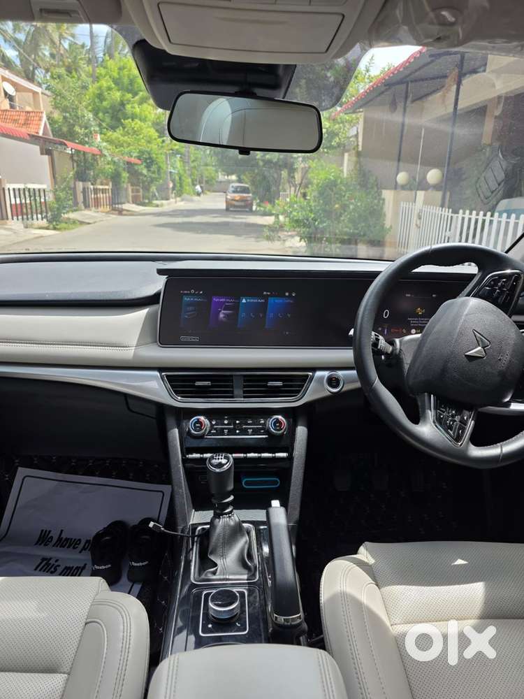 Mahindra Xuv700 2025 Diesel Well Maintained