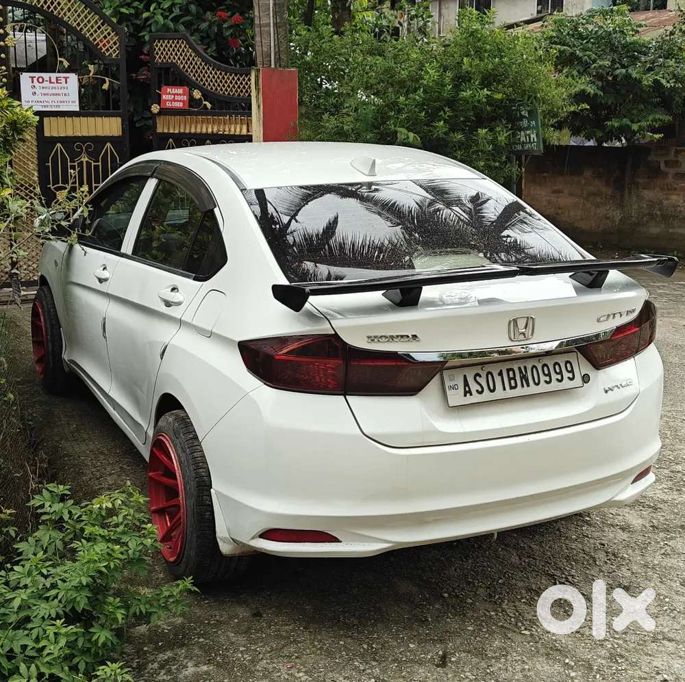 Tastefully Modified Honda City 1.5 Sv Petrol 2015