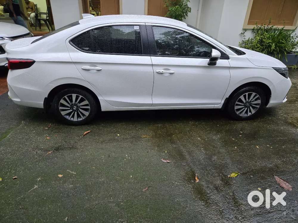Pearl White Single Owner Honda City 2025 Petrol 20000 Km Driven
