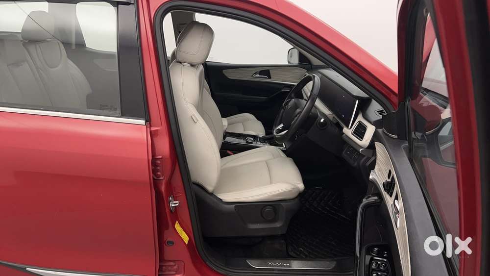 Mahindra Xuv700 2.0 Ax 7 Petrol At Luxury Pack Str, 2021, Petrol