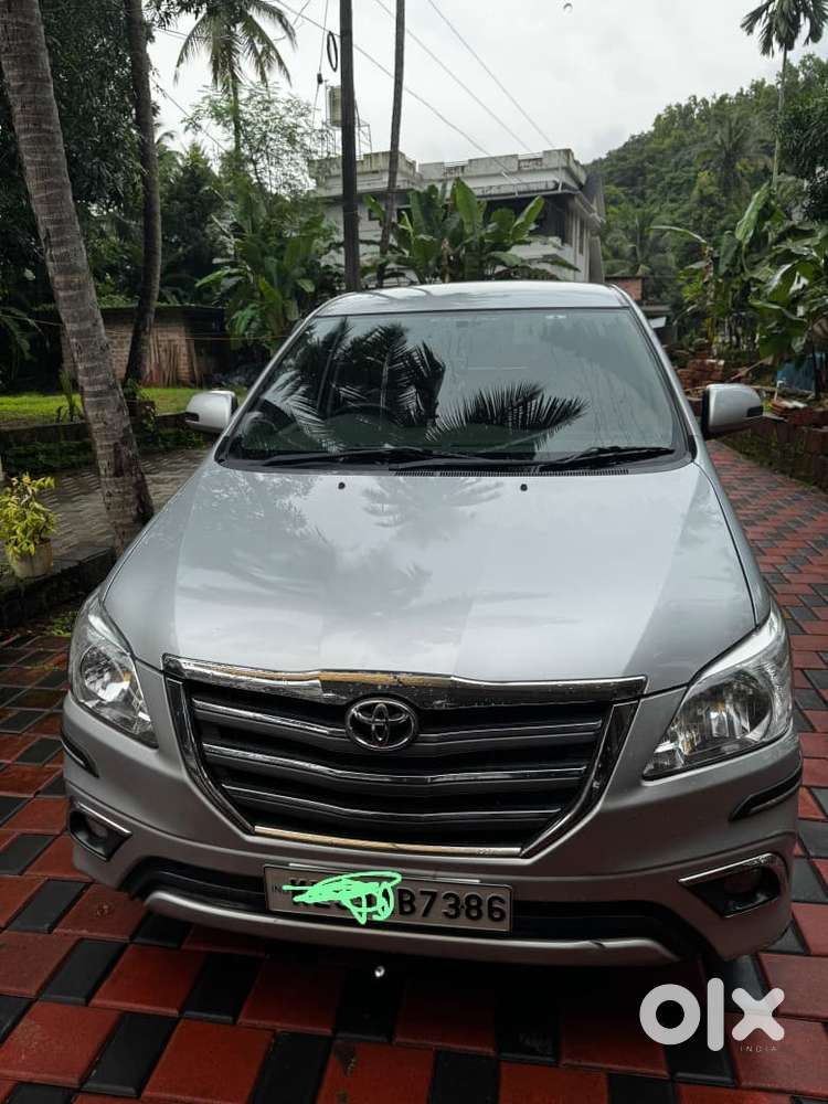 Toyota Innova 2.0 V, 2015, Petrol