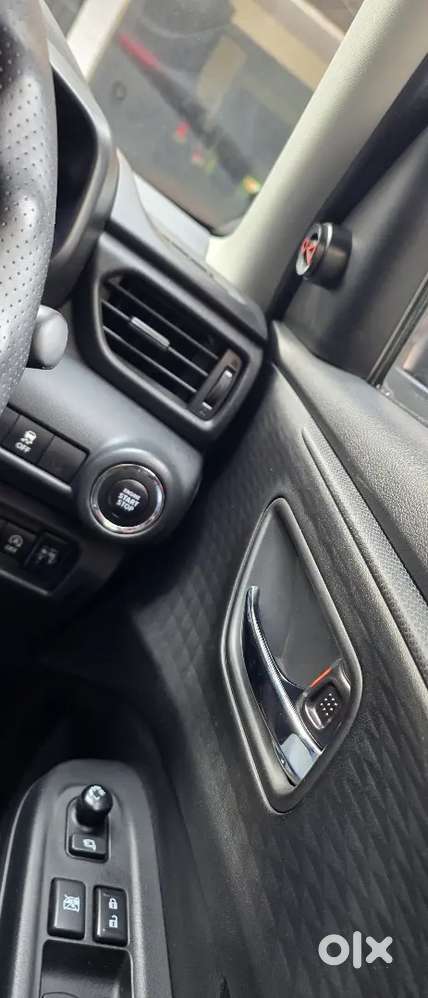 Maruti Suzuki Swift Vxi (o) Petrol 2025 Automatic