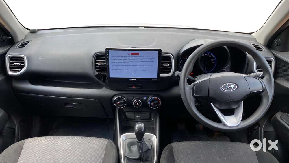 Hyundai Venue E, 2022, Petrol