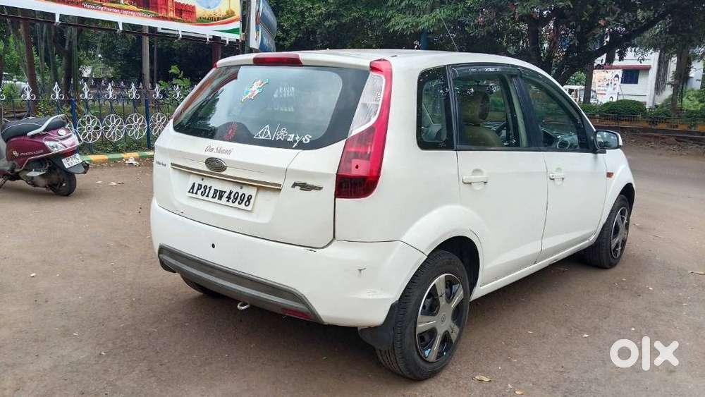 Ford Figo Petrol Zxi, 2012, Petrol