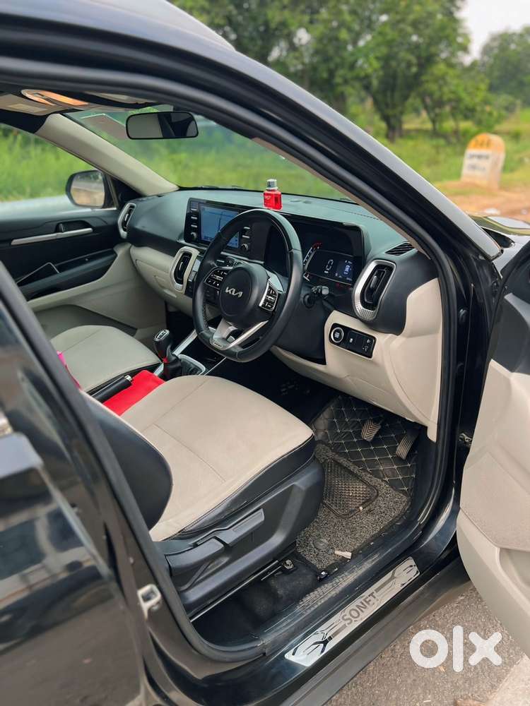 Kia Sonet Top Modal Push Button Start,