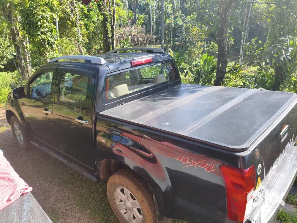 Isuzu V-cross 2017 Year
