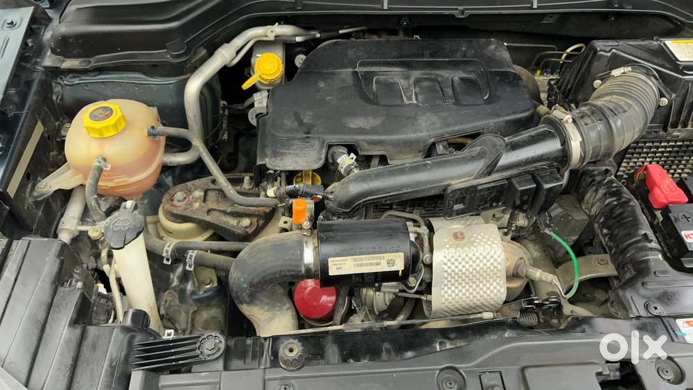 Mahindra Xuv300 1.2 W8 (o) Amt Petrol, 2022, Petrol