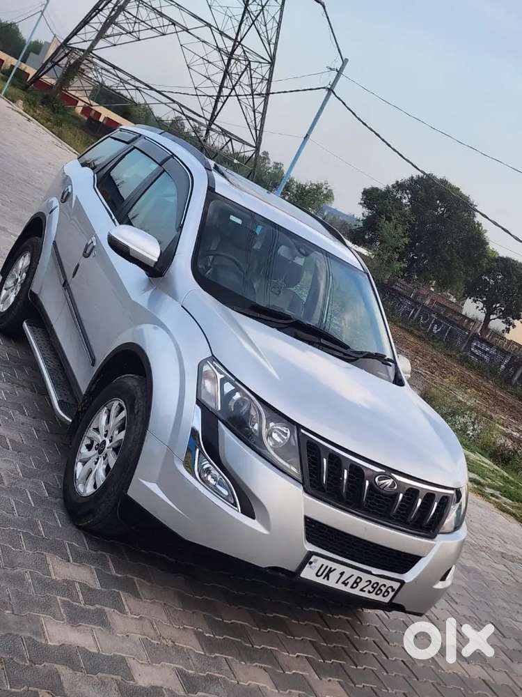 Mahindra Xuv W10 Automatic 
Sunroof 
Electronic Seats 
Ac