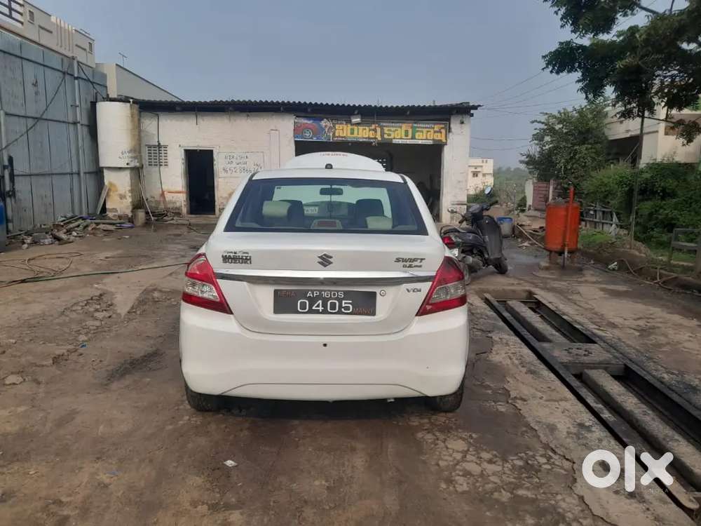 Maruti Suzuki Dzire 2016 Diesel 122000 Km Driven 50%tyres