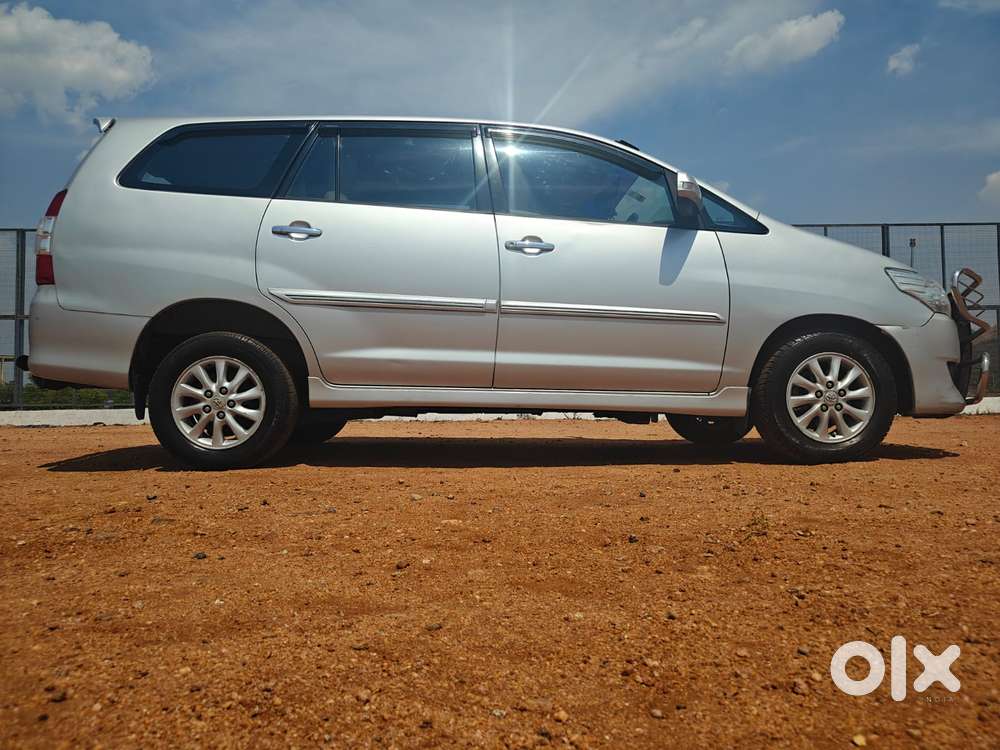 Toyota Innova 2.5 Vx 8 Seater Bs Iv, 2013, Diesel