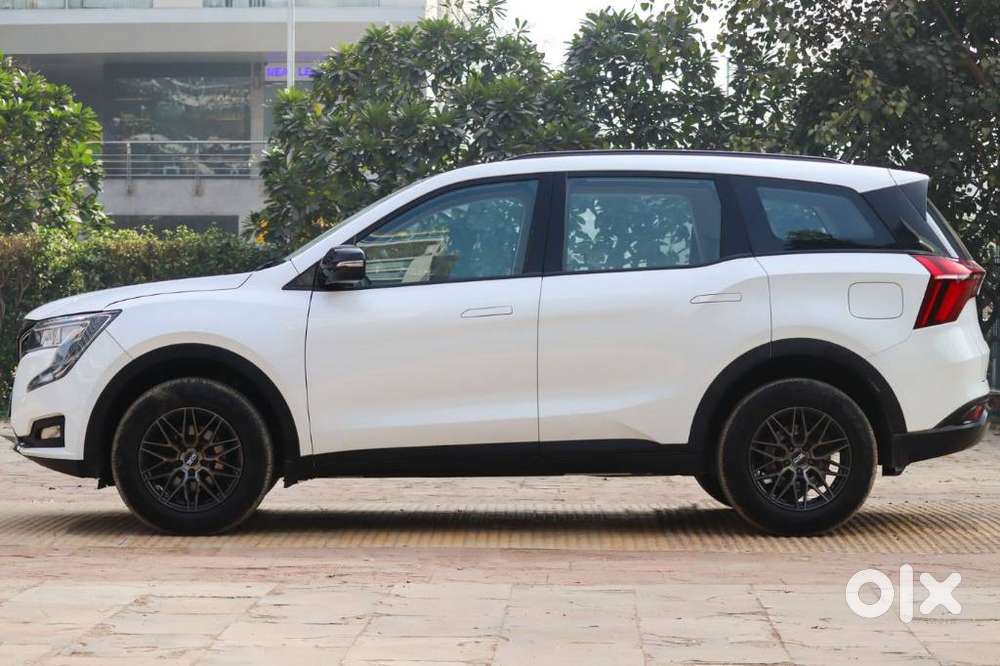 Mahindra Xuv700 Mx Diesel Mt 5 Str (e), 2022, Petrol