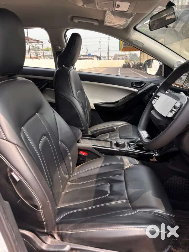 Tata Nexon Creative 1.2 Revotron Petrol 6 Amt, 2025, Petrol