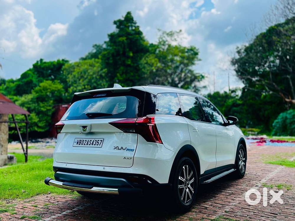 Mahindra Xuv700 2.0 Ax 7 Petrol Mt Str, 2022, Petrol