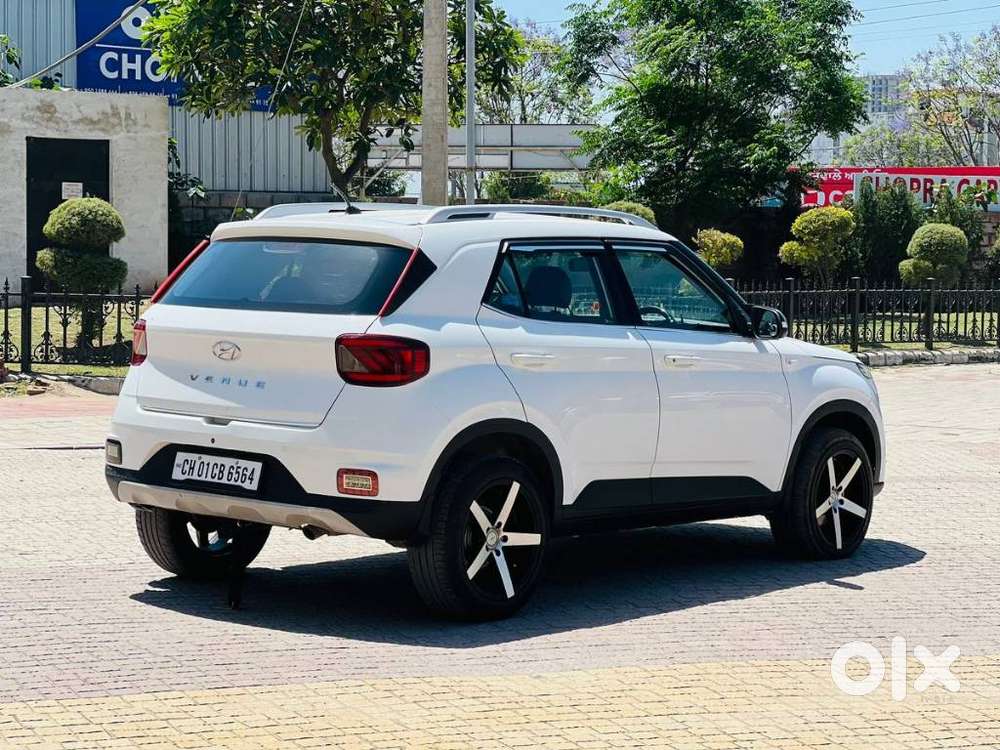 Hyundai Venue 1.2 S Plus, 2020, Petrol