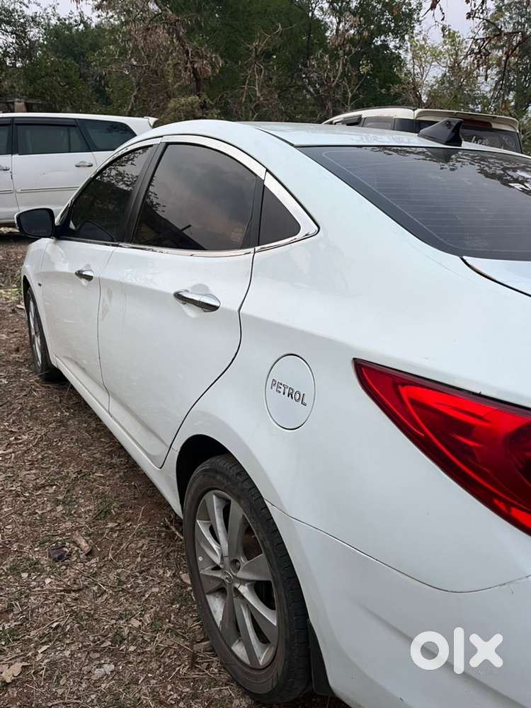 Hyundai Verna Petrol 2013