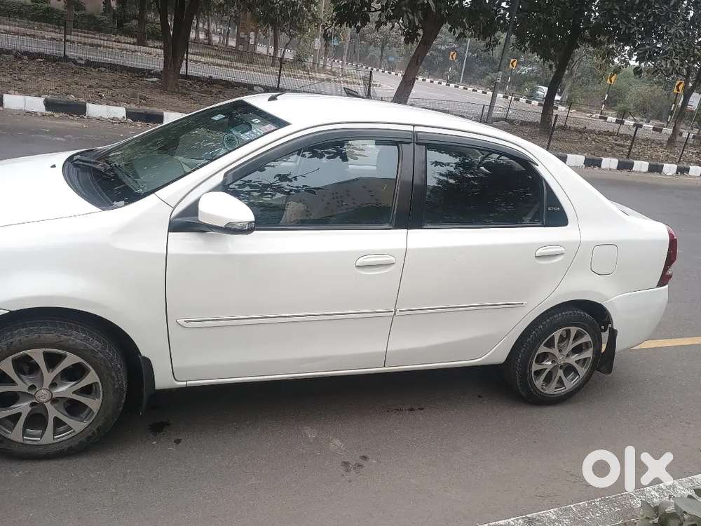 Well Maintained Only 72000 Km Driven Cng Fitted Car For Sale Year 2015