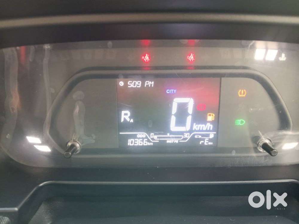 Tata Punch Creative Dual Tone Amt Sunroof, 2025, Petrol