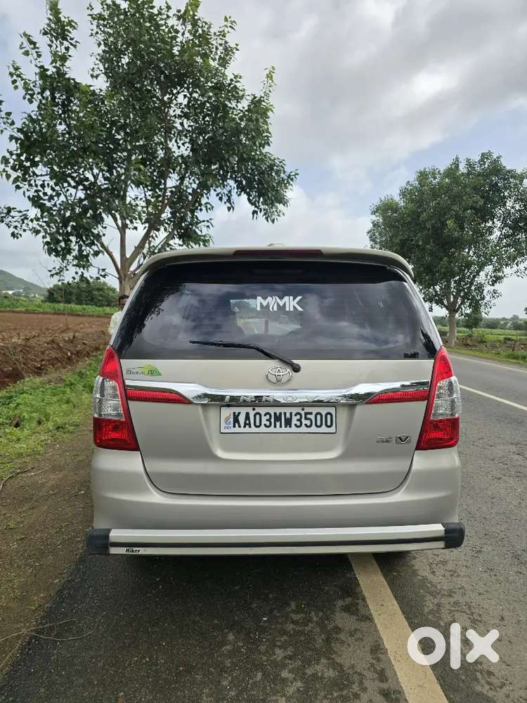 Toyota Innova Diesel 2015 125000 Km Driven