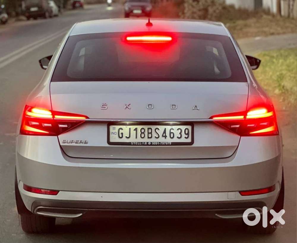 Skoda Superb 2.0 L&k Tsi At, 2023, Petrol