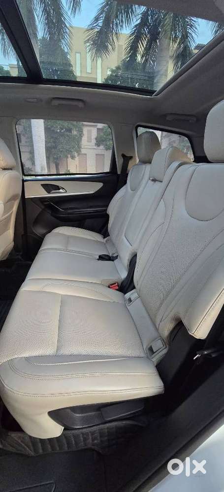 Mahindra Xuv700 2.2 Ax 7 Diesel At Luxury Pack Str, 2023, Diesel