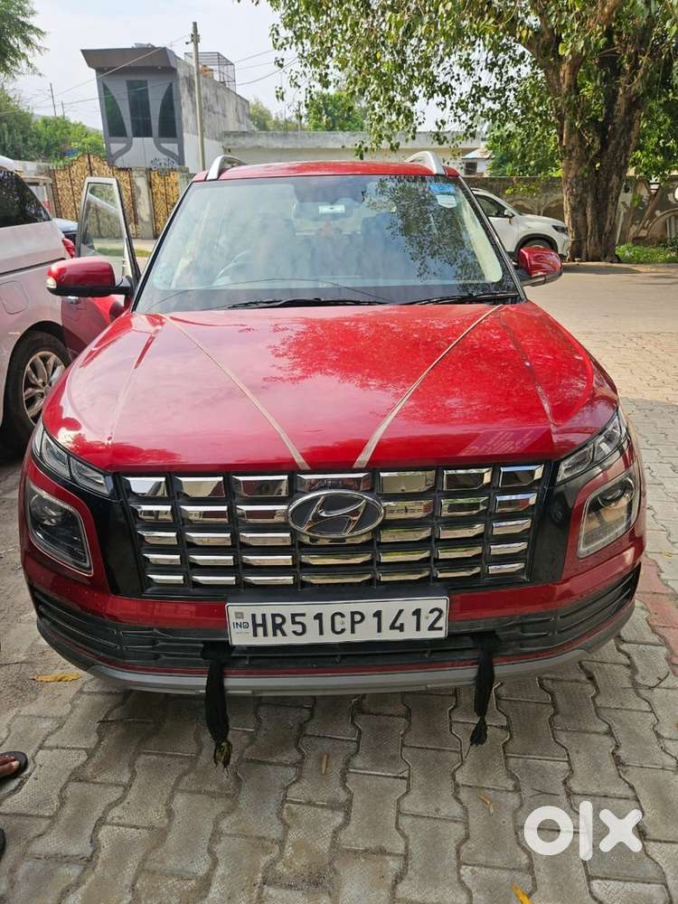 Hyundai Venue Petrol 2024