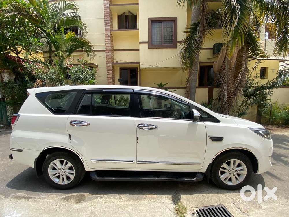 Toyota Innova Crysta [2020-ongoing] 2.4 Gx 7 Str, 2023, Diesel