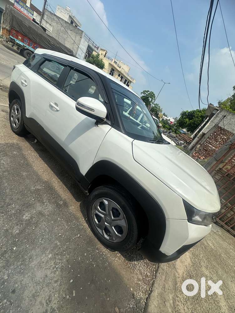 Maruti Suzuki Brezza Petrol Well Maintained