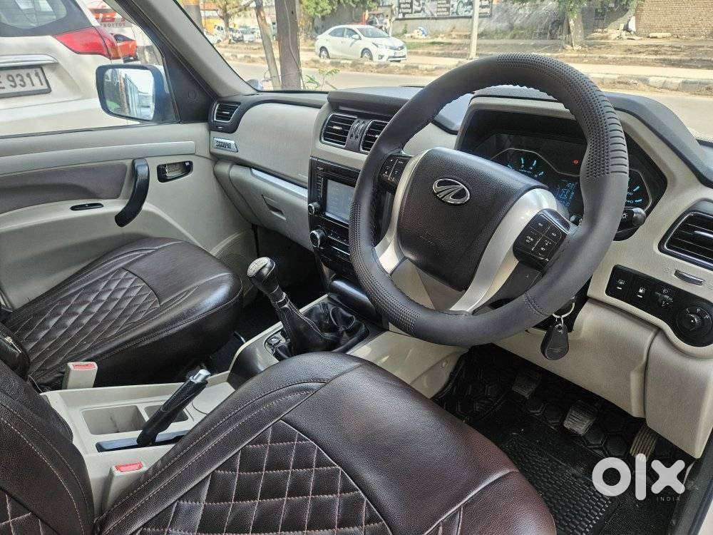 Mahindra Scorpio S10, 2015, Diesel