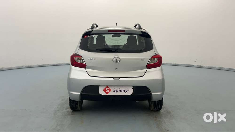 Tata Tiago Xza, 2017, Petrol