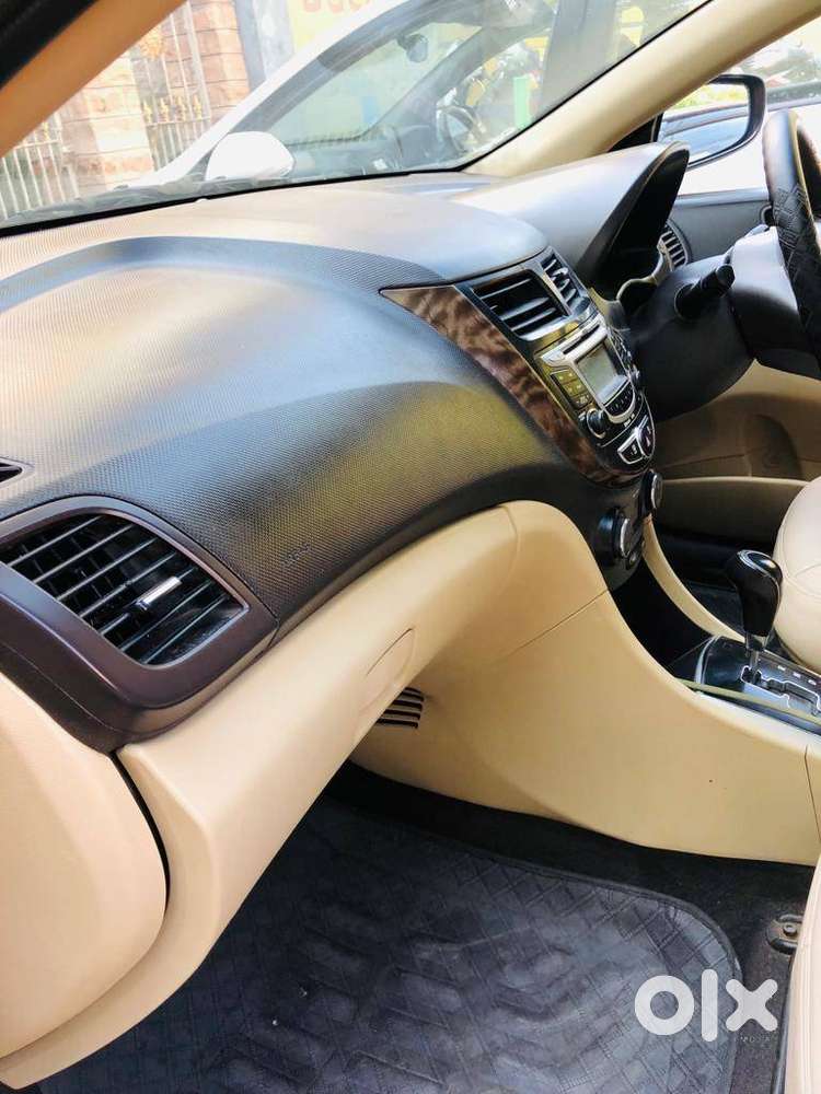 Immaculate Condition/ Fluidic Verna / Automatic Top Model