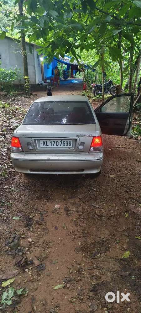 Maruti Suzuki Esteem Lxi 2006