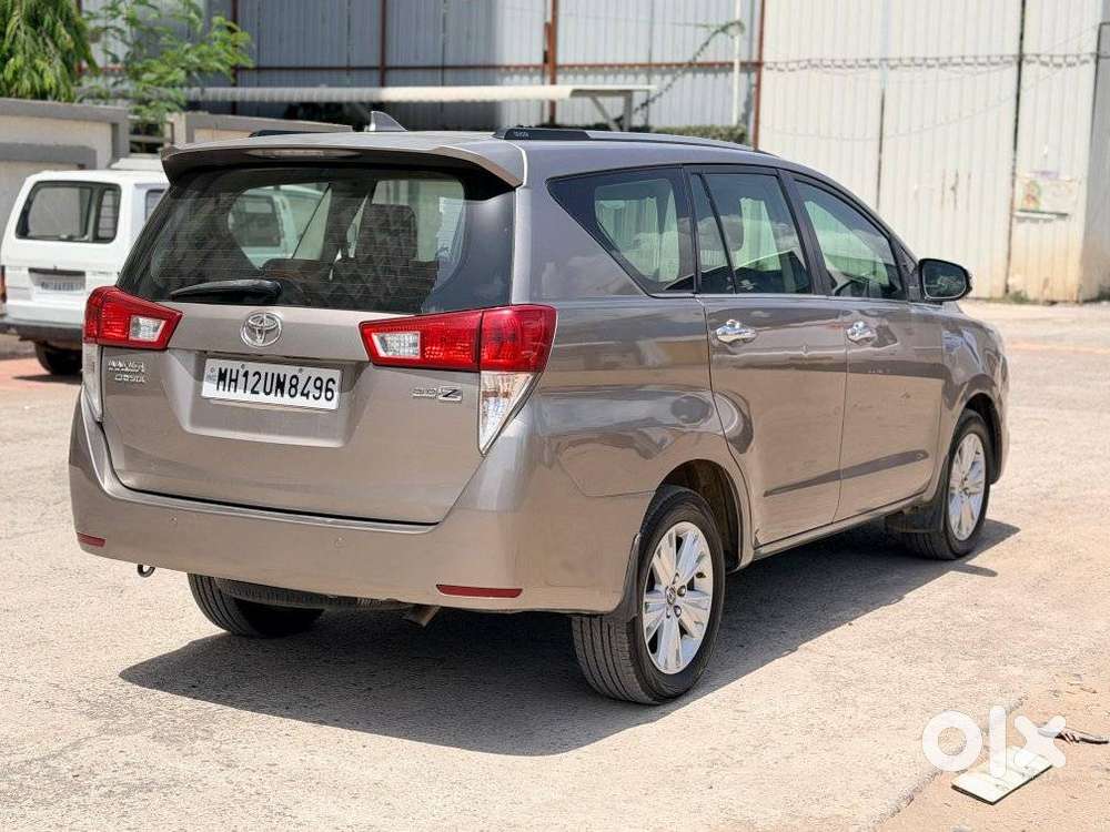 Toyota Innova Crysta 2.8z Automatic, 2016, Diesel