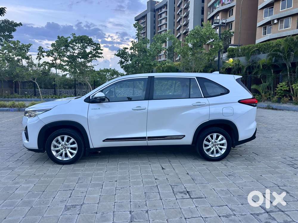 Toyota Innova Hycross 2.0 Vx Hybrid 7 Str, 2024, Petrol