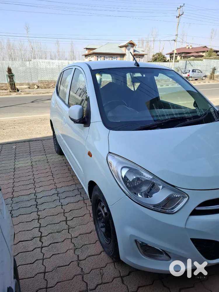 2013 Hyundai I10 Sportz  White, Petrol,new Tyres,excellent Condition