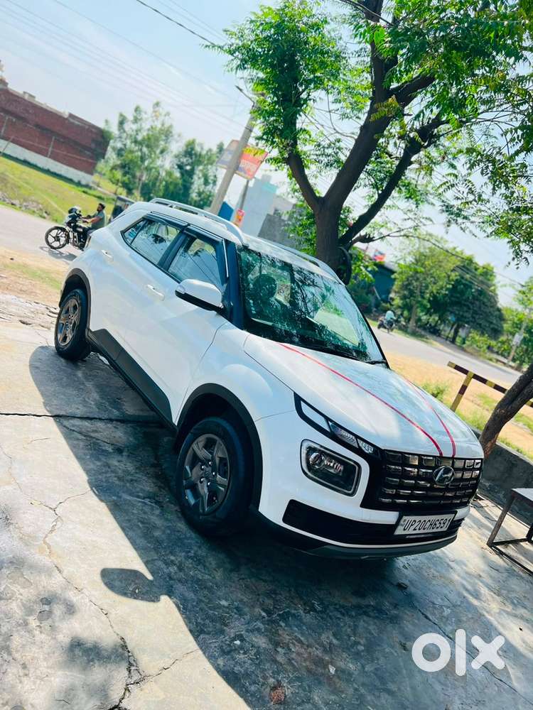 Hyundai Venue Petrol 2023