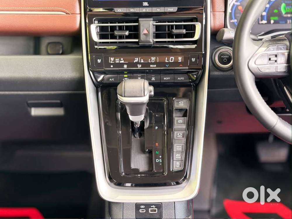 Toyota Innova Hycross 2.0 Zx (o) Hybrid 7 Str, 2024, Cng & Hybrids