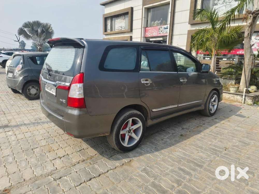 Toyota Innova 2014 Diesel Well Maintained