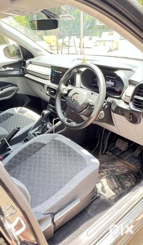 Skoda Kylaq Signature Plus At, 2026