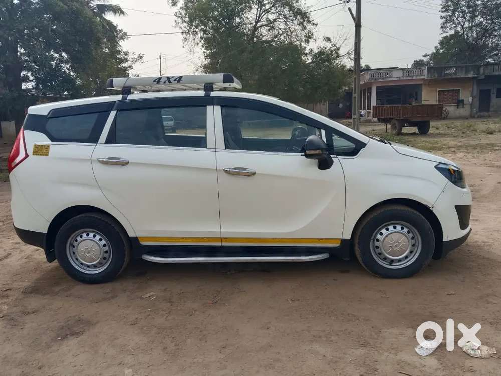 Mahindra Marazzo 2023 Diesel Well Maintained
