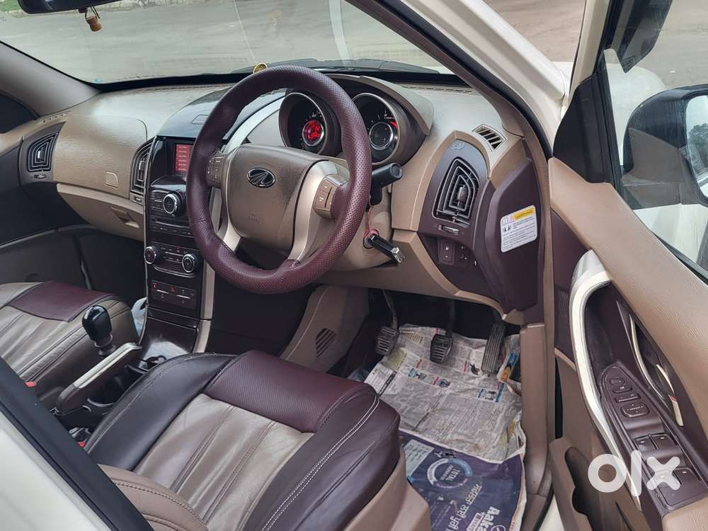 Mahindra Xuv500 W8, 2015