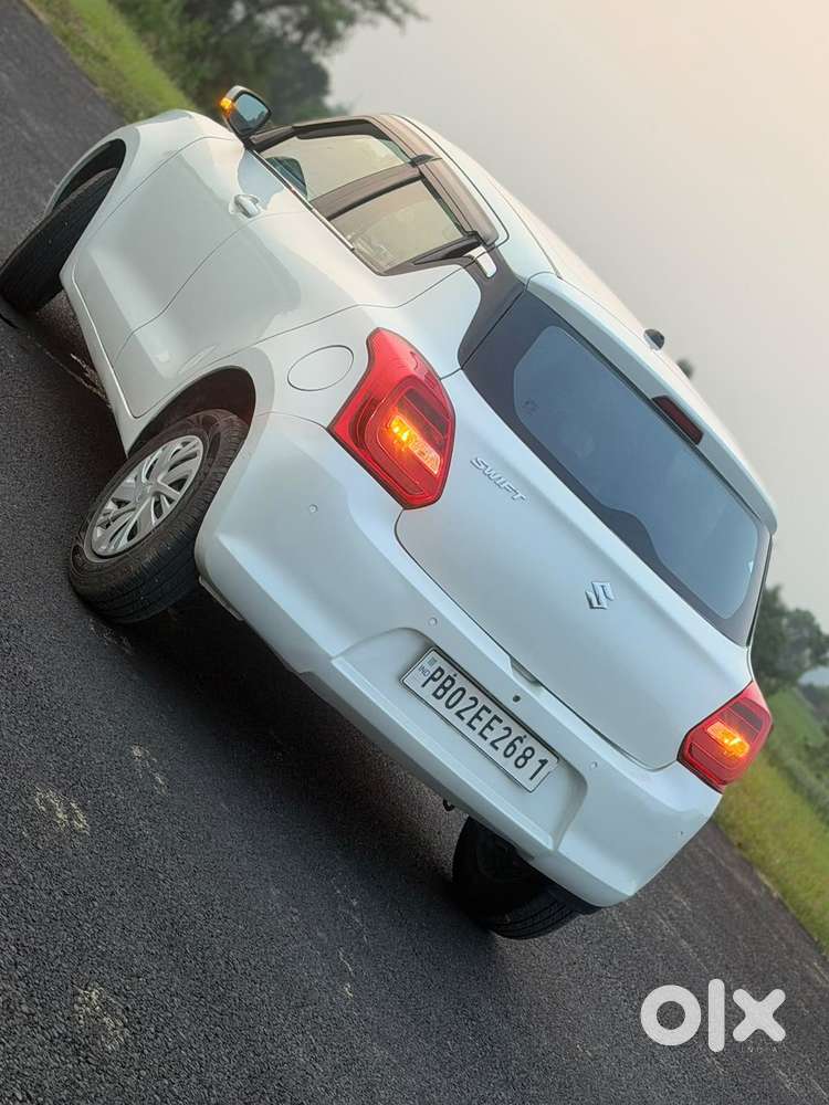 Maruti Suzuki Swift Vxi Optional, 2021, Petrol