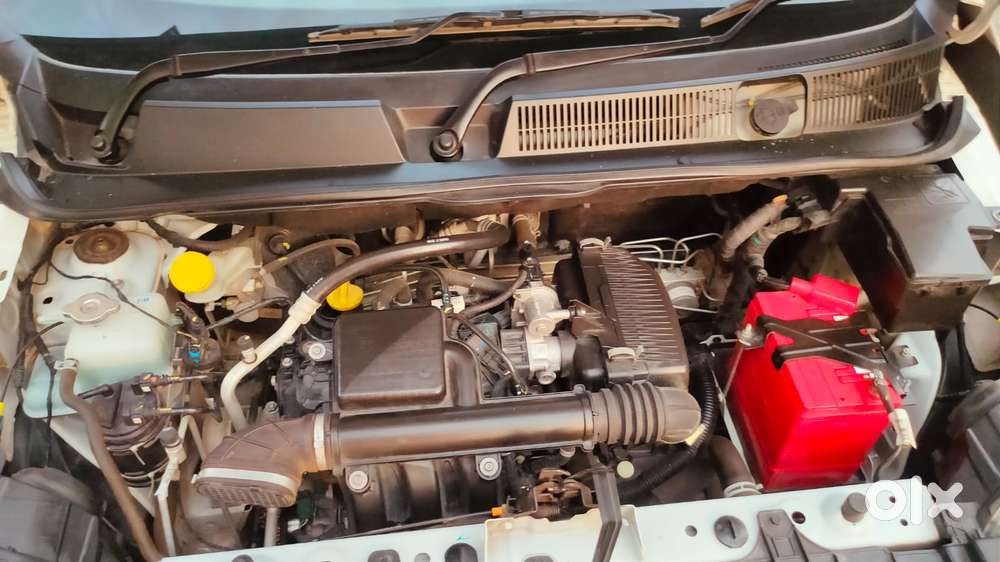 Renault Triber Rxz, 2022, Petrol