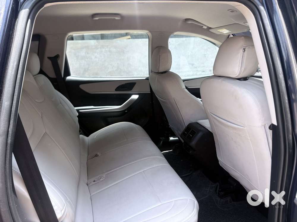 Mahindra Xuv700 2.2 Ax 3 Diesel At 5 Str, 2023, Diesel