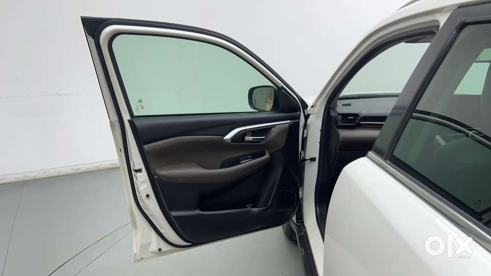 Toyota Urban Cruiser Hyryder 1.5 V Hybrid, 2023, Cng & Hybrids