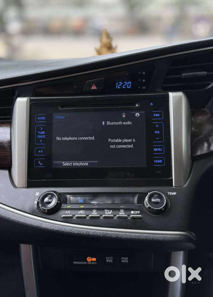 Toyota Innova Crysta 2.4 V 8 Str, 2016, Diesel