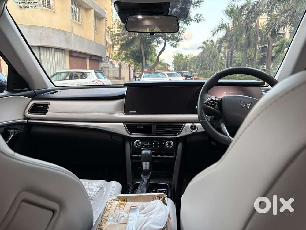 Mahindra Xuv700 Ax7l 6 Str At, 2024, Diesel
