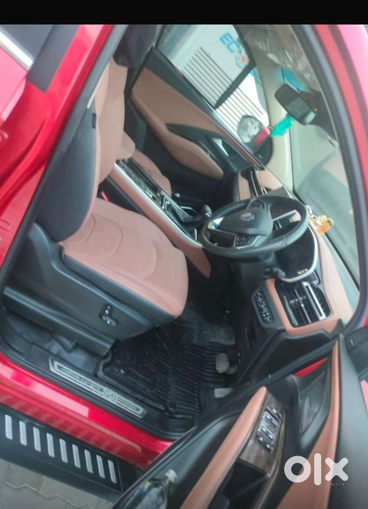 Mg Hector Plus 2023 Petrol Savvy Pro